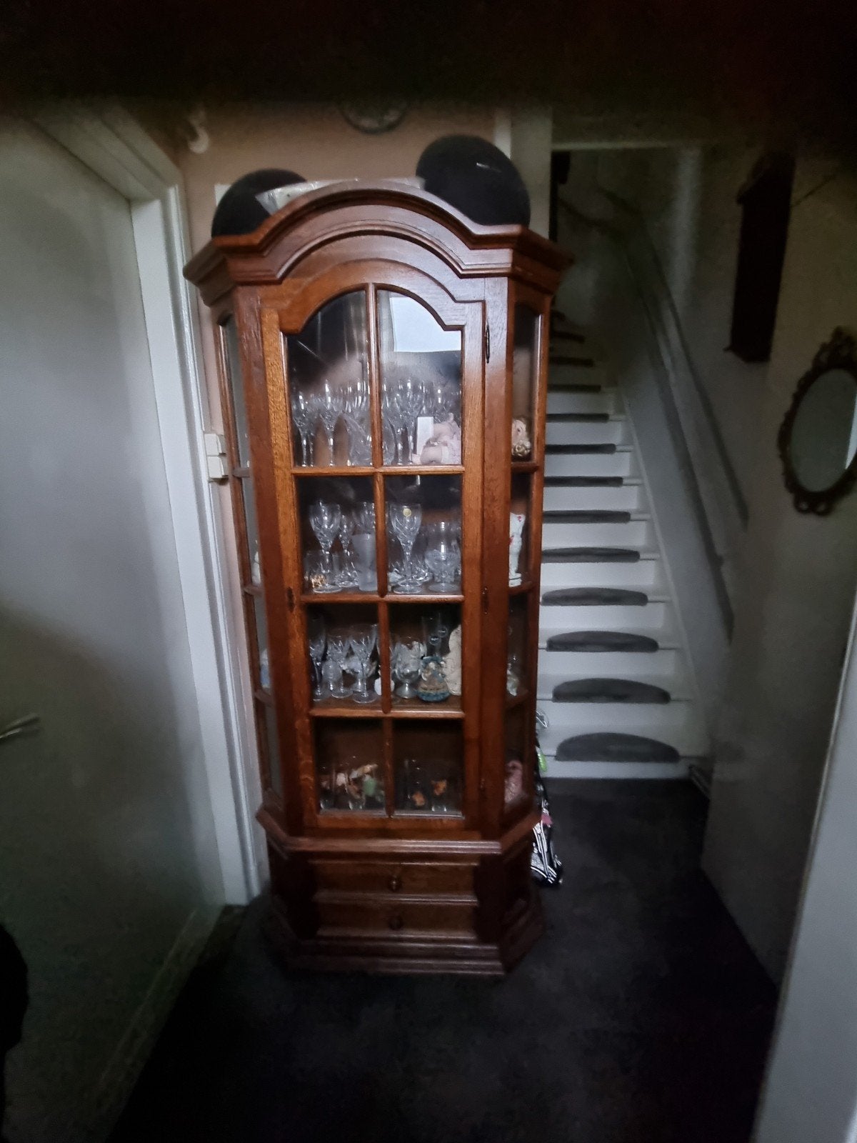 Mooie houten vitrinekast met glas en lades, Huis en Inrichting, Kasten | Vitrinekasten, Ophalen, Gebruikt, Met deur(en), Glas