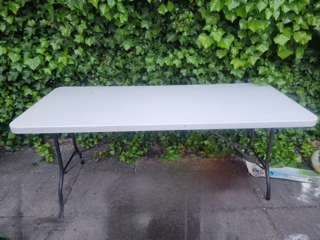 Opvouwbare tafel 180x70x74 cm - Ideaal voor feestjes!, Tuin en Terras, Tuintafels, Gebruikt, Rechthoekig, Kunststof, Ophalen