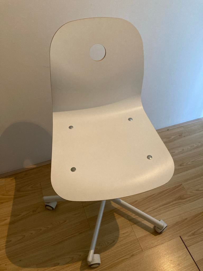 Witte Ikea bureaustoel Sporren met wieltjes, Huis en Inrichting, Bureaustoelen, Ophalen, Zo goed als nieuw, Wit, Bureaustoel