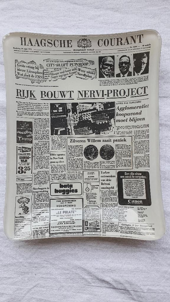 Asbakje glas Haagsche Courant voorpagina 30 maart 1972 #040, Ophalen of Verzenden, Gebruikt, Asbak
