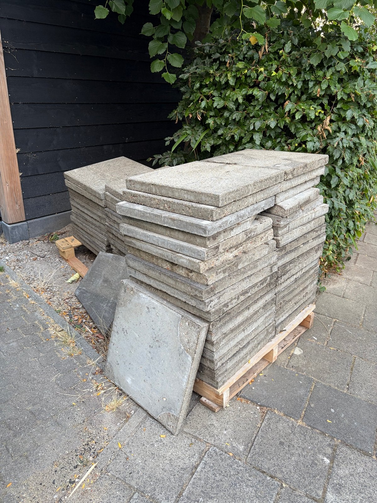 Gebruikte betontegels voor terras of pad, Tuin en Terras, Ophalen, Gebruikt, 10 m² of meer, Beton
