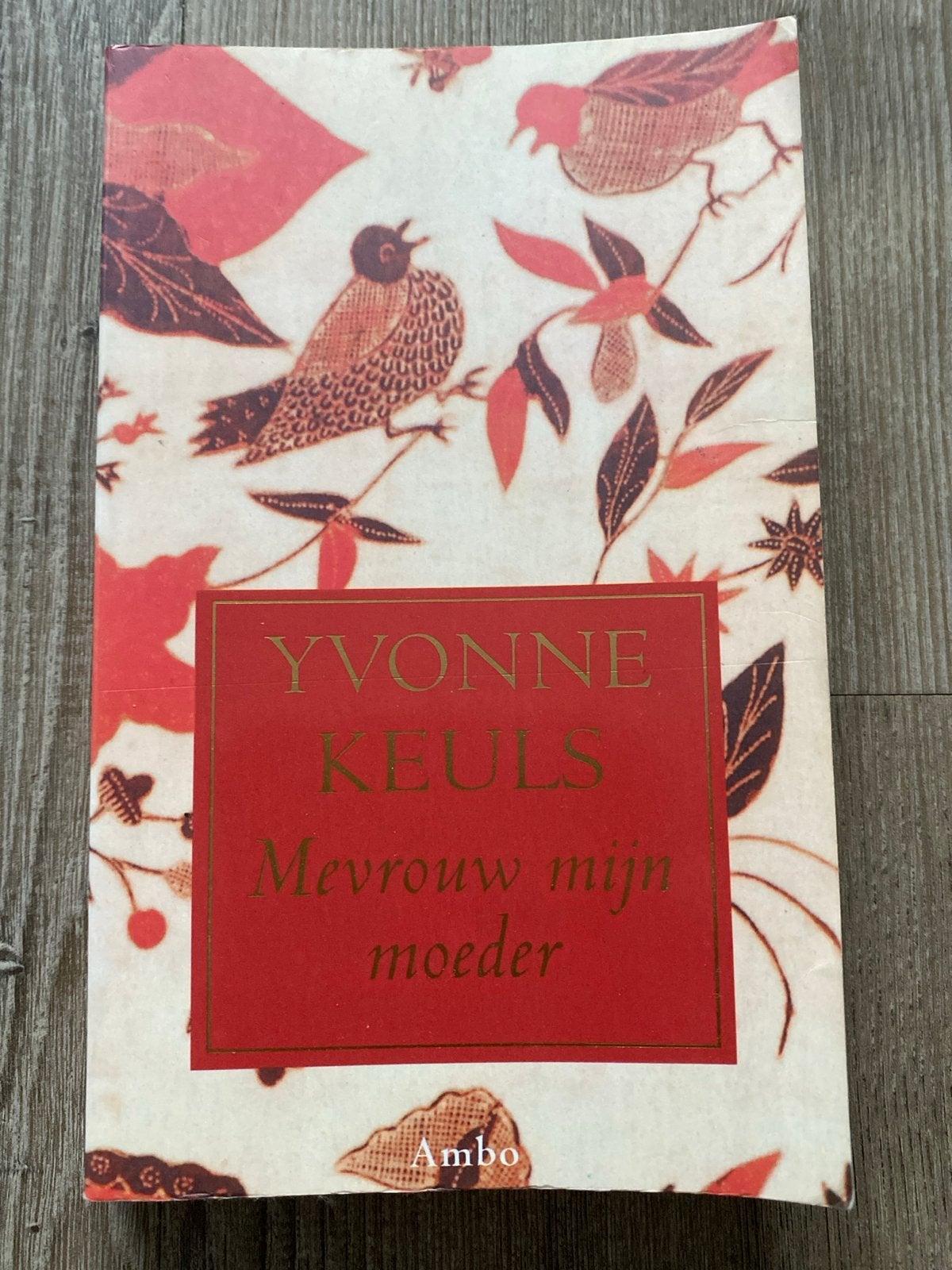 Mevrouw mijn moeder - Yvonne Keuls (Paperback), Ophalen of Verzenden, Zo goed als nieuw, Nederland