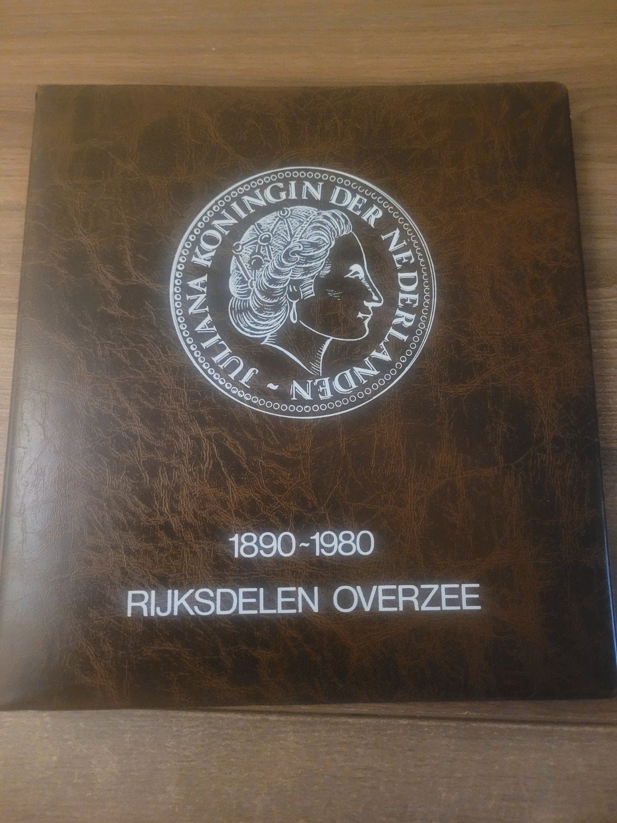 boek Nederlandse Antillen en Suriname, Postzegels en Munten, Ophalen, Nederland, Munten