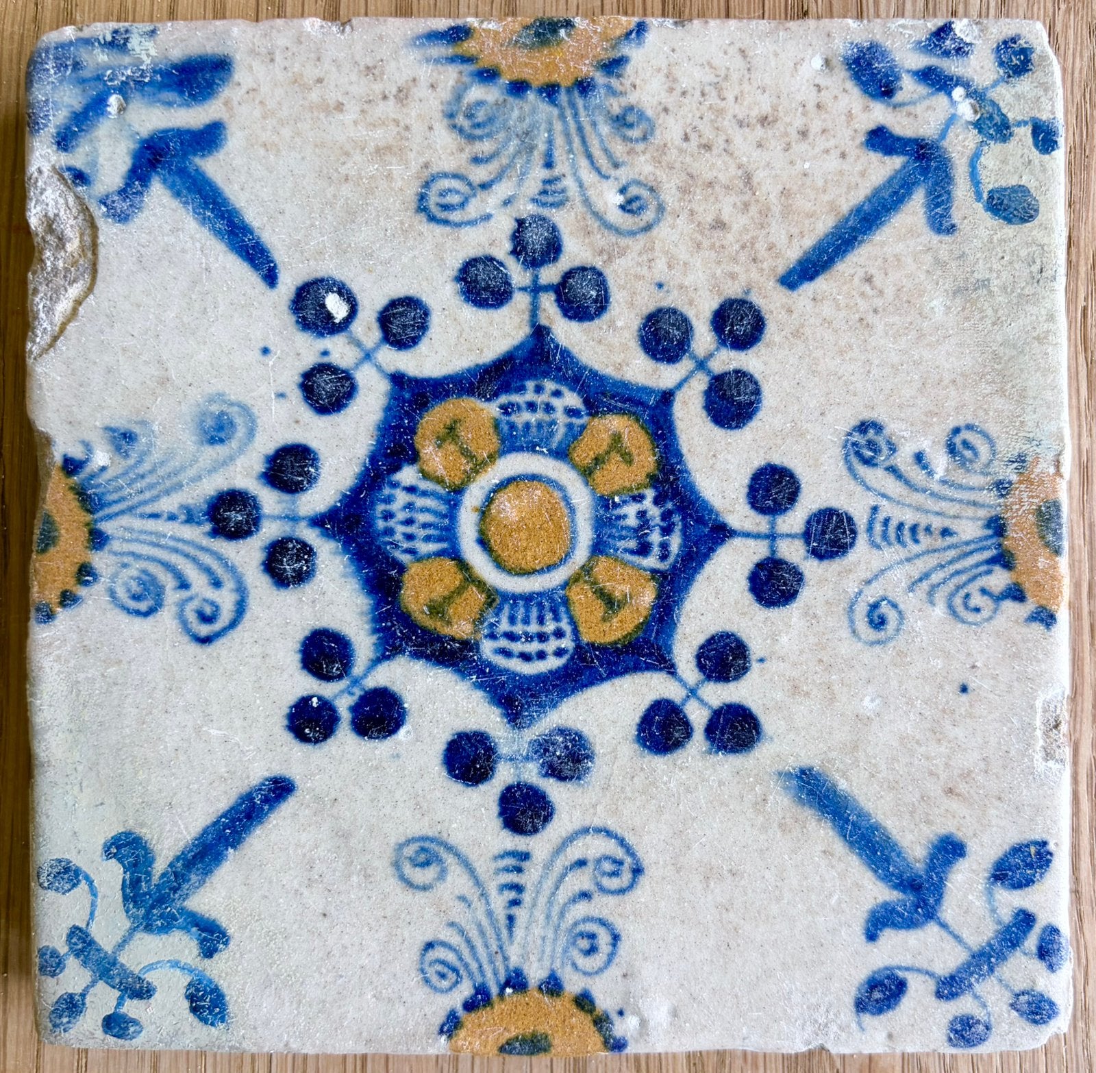 17e eeuwse ornament tegel Haarlem, Antiek en Kunst, Ophalen of Verzenden