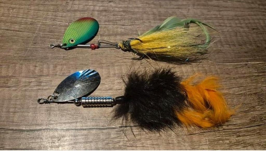 2 mooie bucktail spinners voor het snoeken samen 5 euro, Ophalen of Verzenden, Overige typen