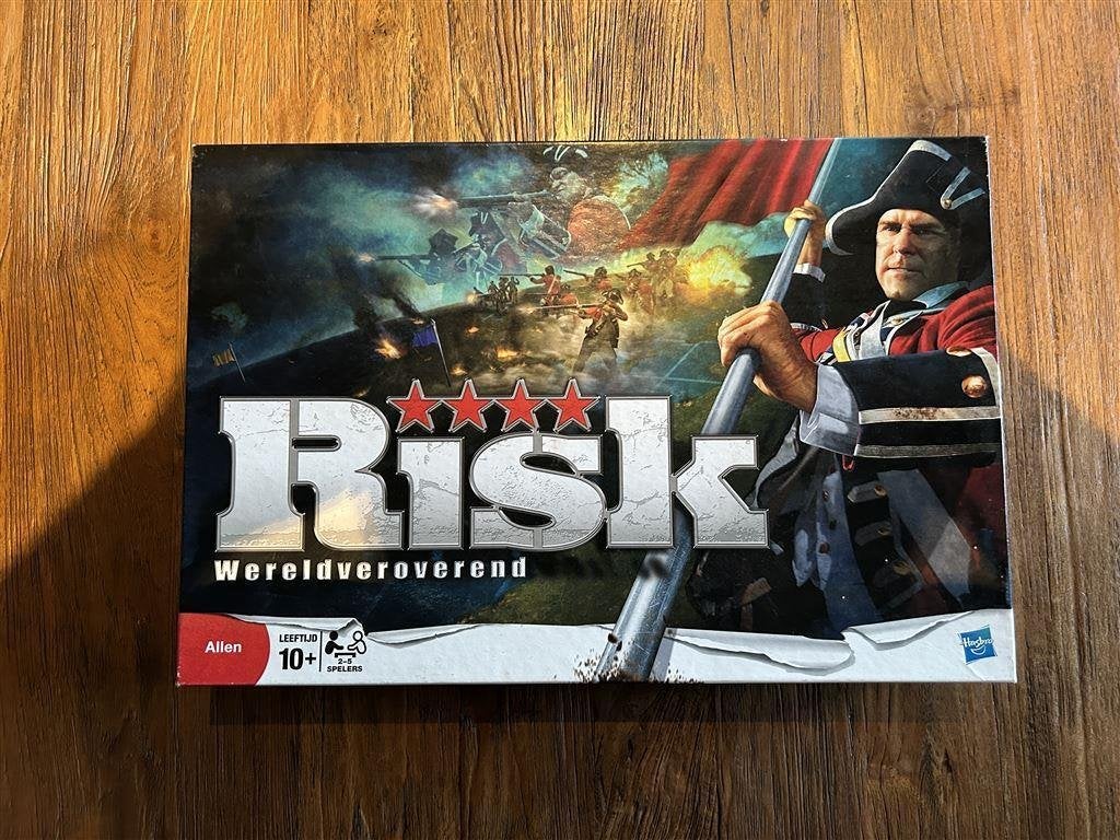 Risk wereldveroverend versie 2010, Vijf spelers of meer, Ophalen of Verzenden, Zo goed als nieuw