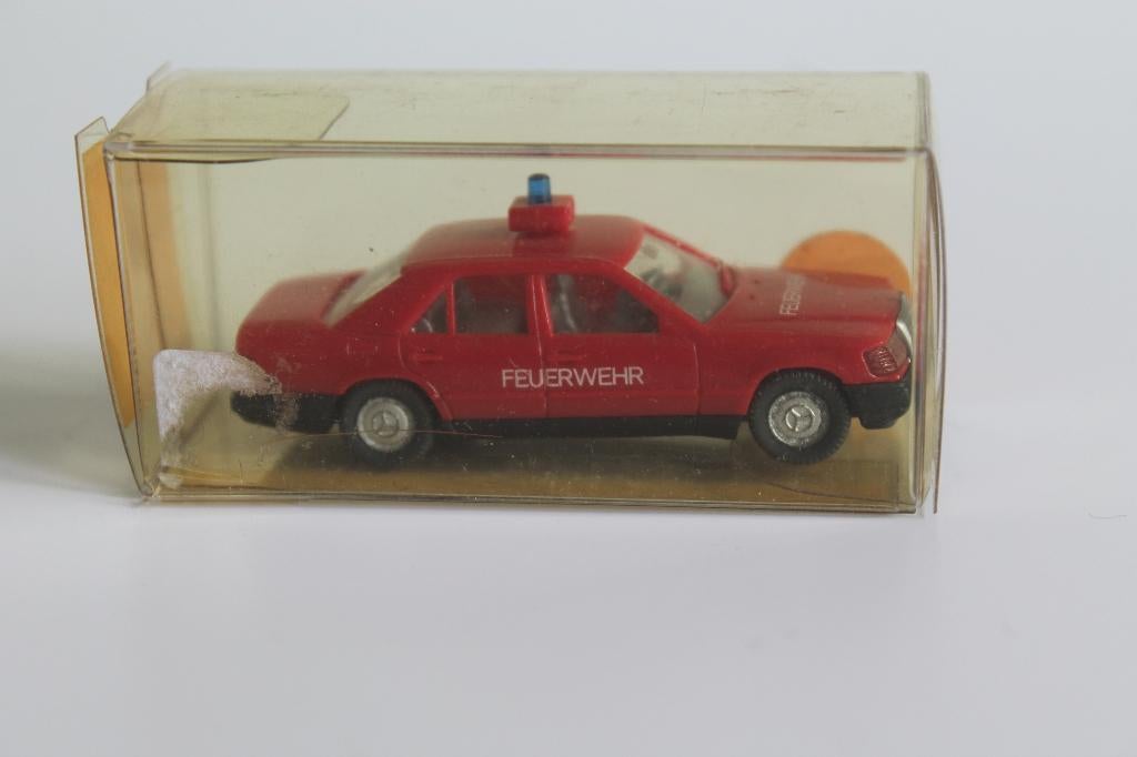 Wiking Mercedes 260 E  in brandweeruitvoering, Ophalen of Verzenden, Zo goed als nieuw, Auto, Wiking