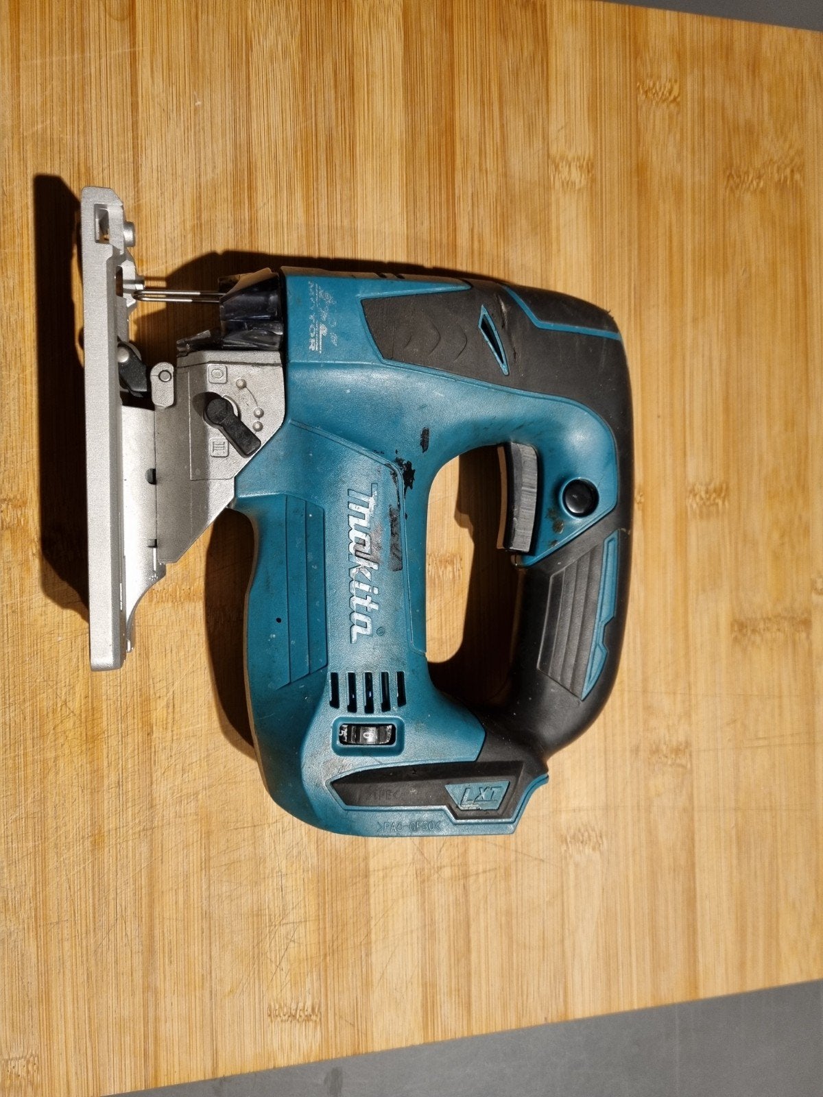 Makita DJV182 Accu Decoupeerzaag (exclusief accu/oplader), Doe-het-zelf en Verbouw, Gereedschap | Zaagmachines, Ophalen, Gebruikt