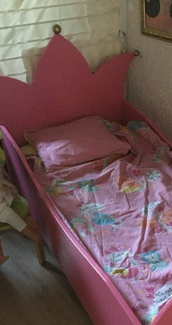 Roze prinsessen kinderbed met kroon hoofdeinde, Ophalen, Gebruikt, 70 tot 85 cm, Lattenbodem