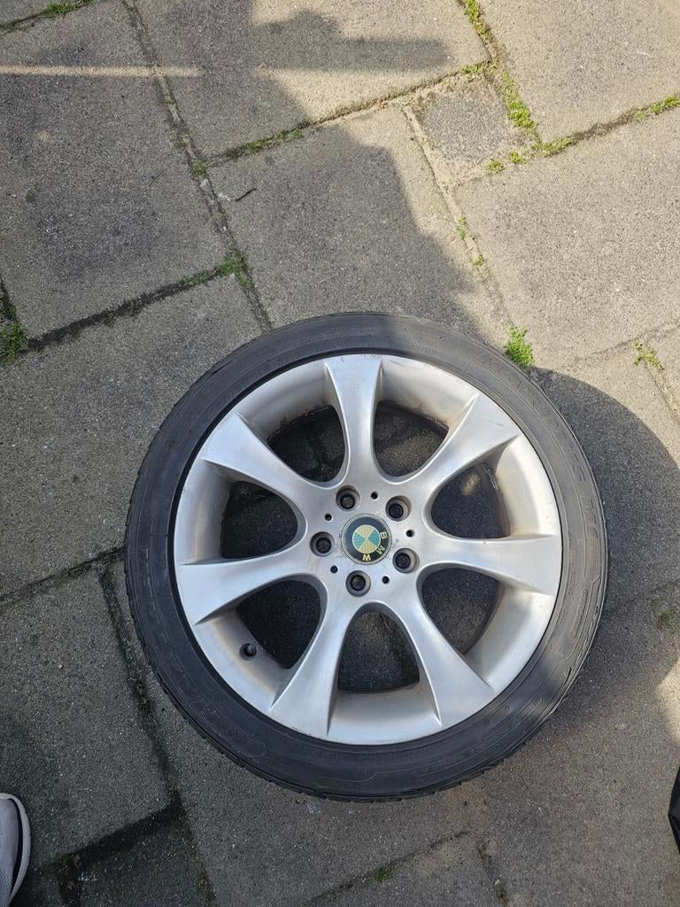 BMW e60 18 inch 4xVelg met banden - 245/40ZR18 97W, Auto-onderdelen, Banden en Velgen, 18 inch, Banden en Velgen, Ophalen of Verzenden