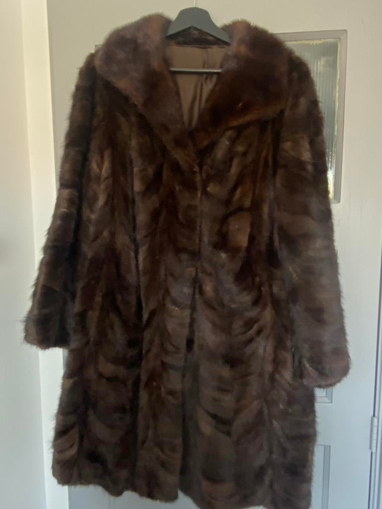 Nerts bontjas, Kleding | Dames, Ophalen of Verzenden, Zo goed als nieuw, Maat 42/44 (L), Bruin