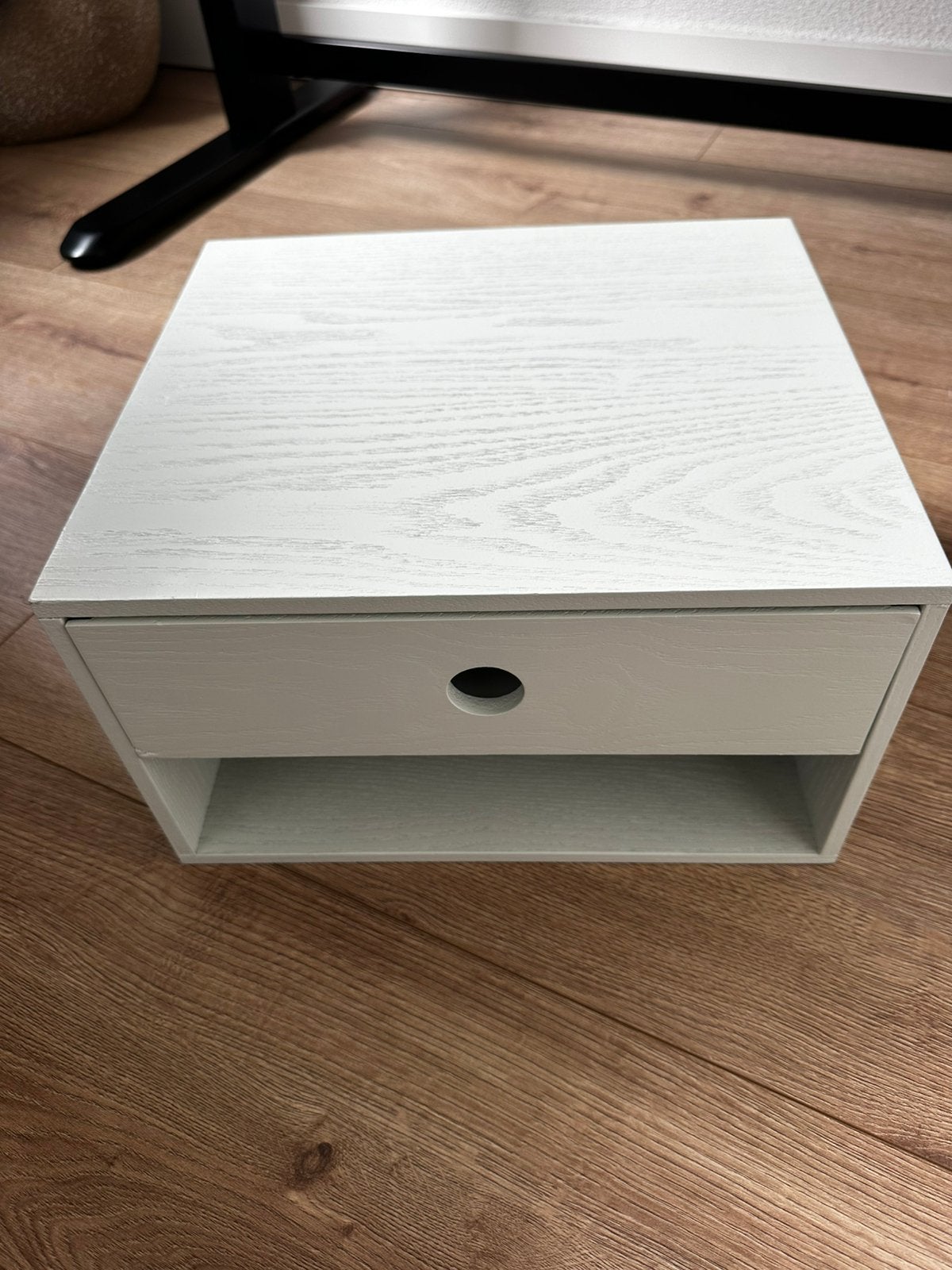 Nachtkastje woood lichtgrijs hangend, Ophalen, Zo goed als nieuw, Minder dan 45 cm, 55 tot 70 cm