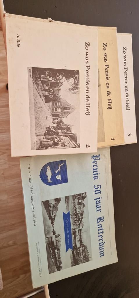 Boekjes over de geschiedenis van Pernis en de Heij, Boeken, Ophalen of Verzenden, 20e eeuw of later, Gelezen, A. Rila