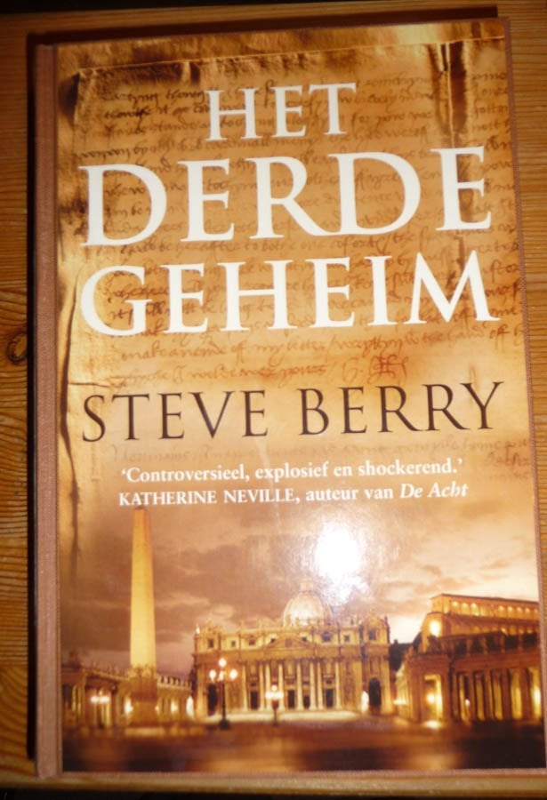Gebonden boek STEVE BERRY - Het Derde Geheim, Ophalen of Verzenden, Zo goed als nieuw