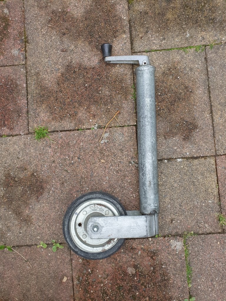 zwenkwiel voor caravan of aanhanger, Ophalen, Gebruikt