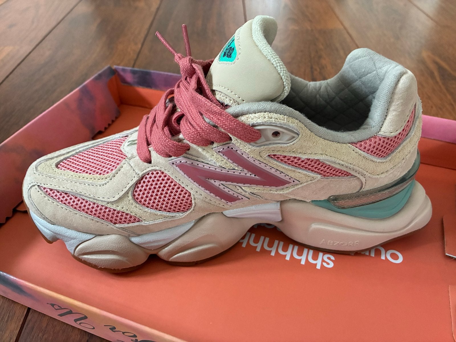 Neppe New Balance 9060 JFG Inside Voices Penny Cookie Pink, Ophalen, Nieuw, Sneakers of Gympen, Roze