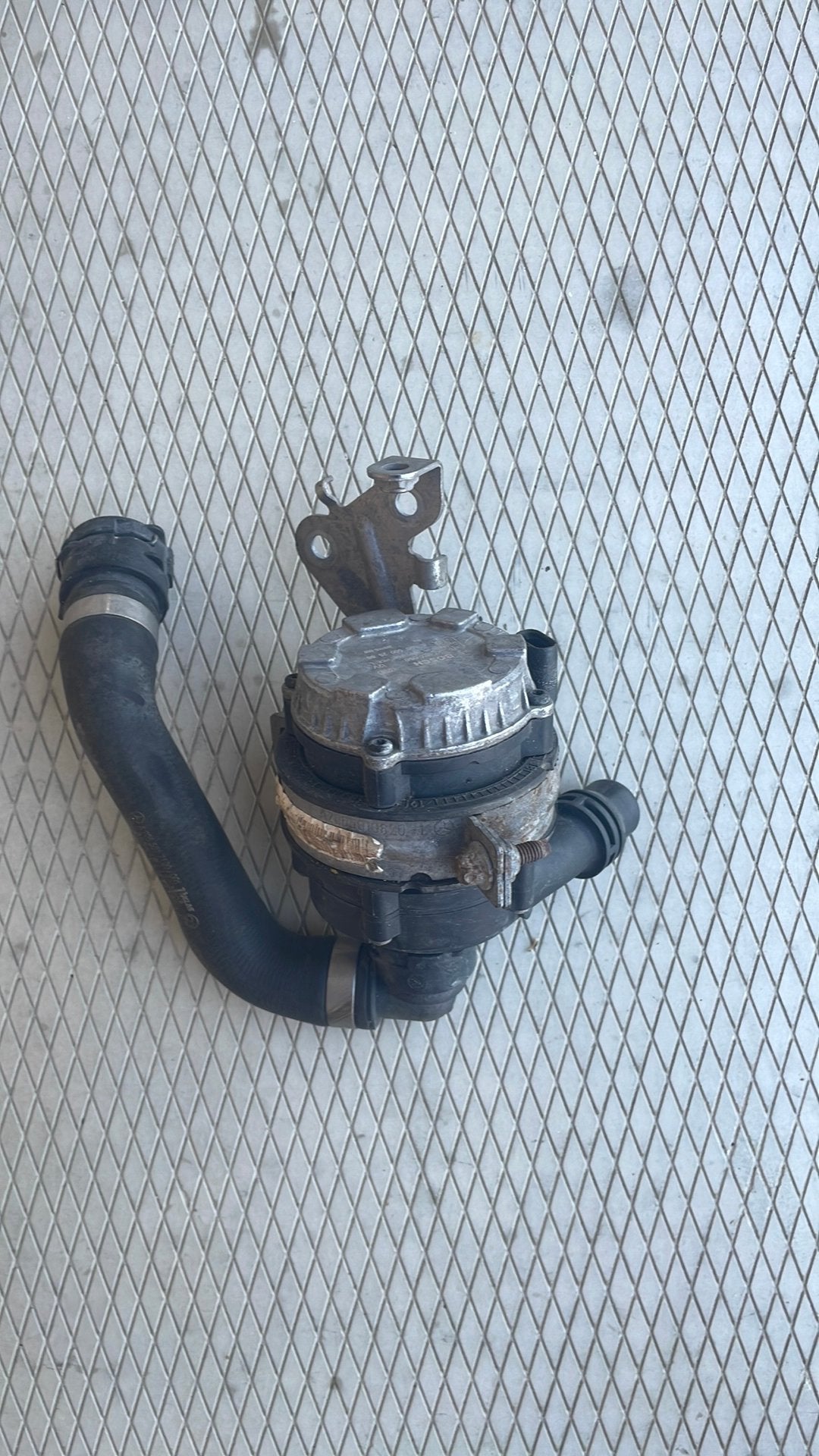 Mercedes C Elektrische Waterpomp A2055010620 A2055017100, Auto-onderdelen, Motor en Toebehoren, Ophalen, Mercedes-Benz