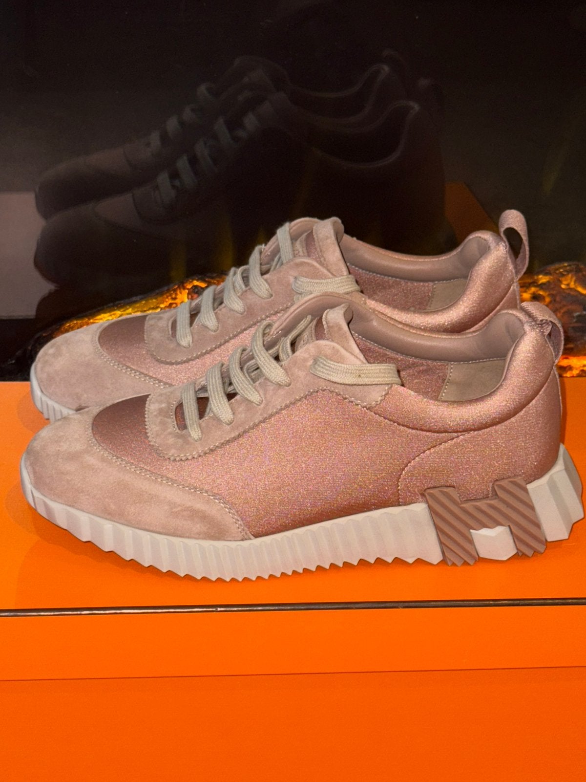 Hermes sneakers, Ophalen of Verzenden, Zo goed als nieuw, Zwart, Sneakers of Gympen