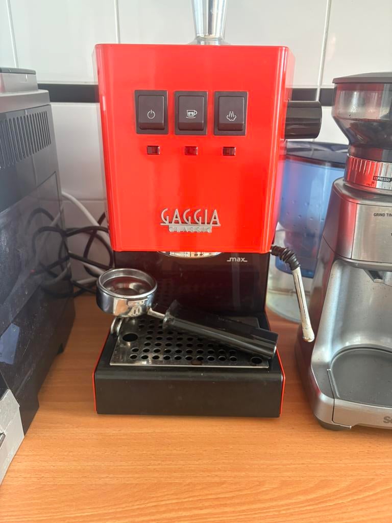 Ik ben opzoek naar een kapotte Gaggia classic, Witgoed en Apparatuur, Ophalen of Verzenden, Zo goed als nieuw, Espresso apparaat