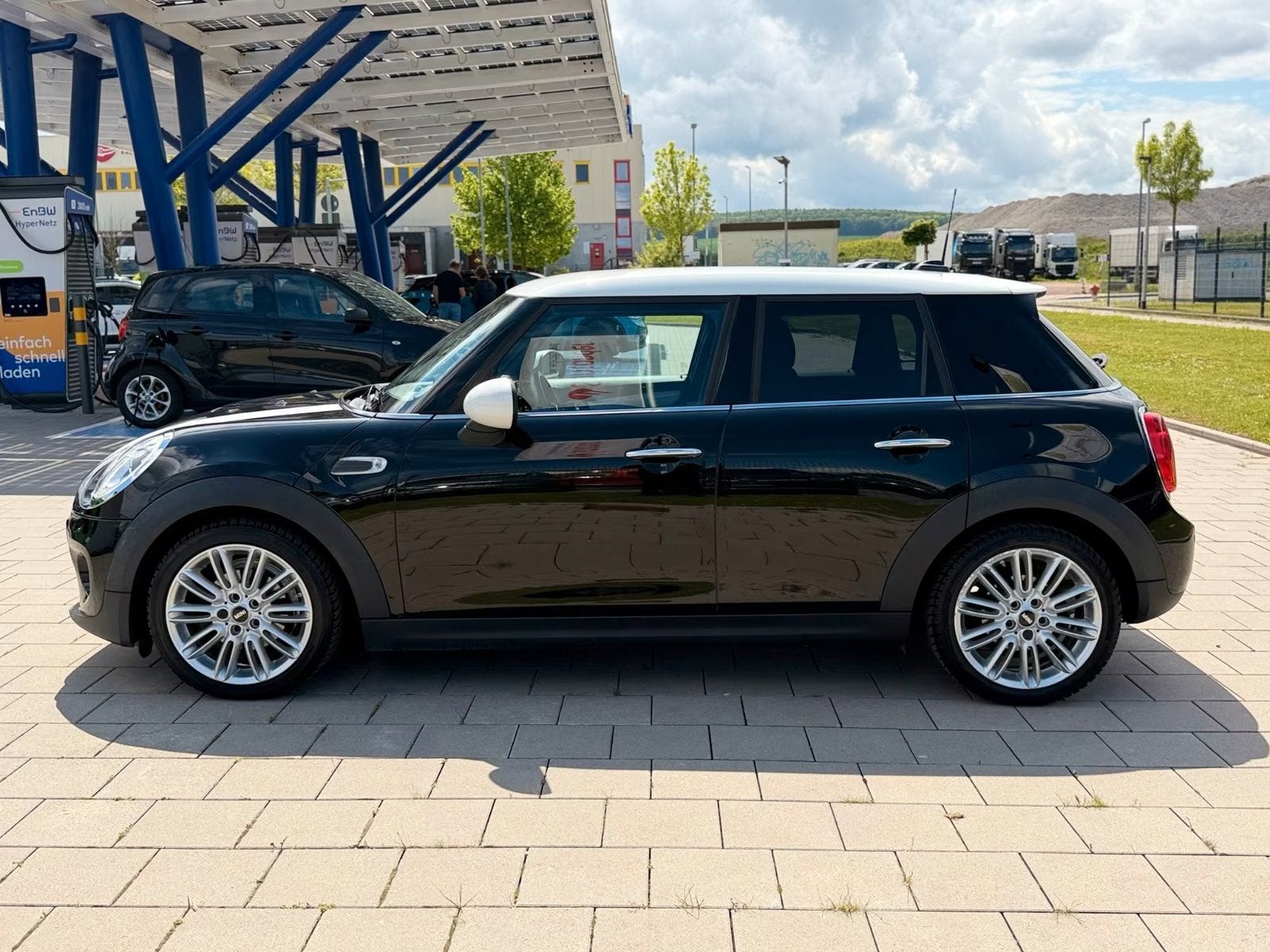 MINI 5-deurs 1.5 Cooper Chili. Navi,Leer,LED. (bj 2017), Voorwielaandrijving, Dealer onderhouden, 136 pk, Gebruikt