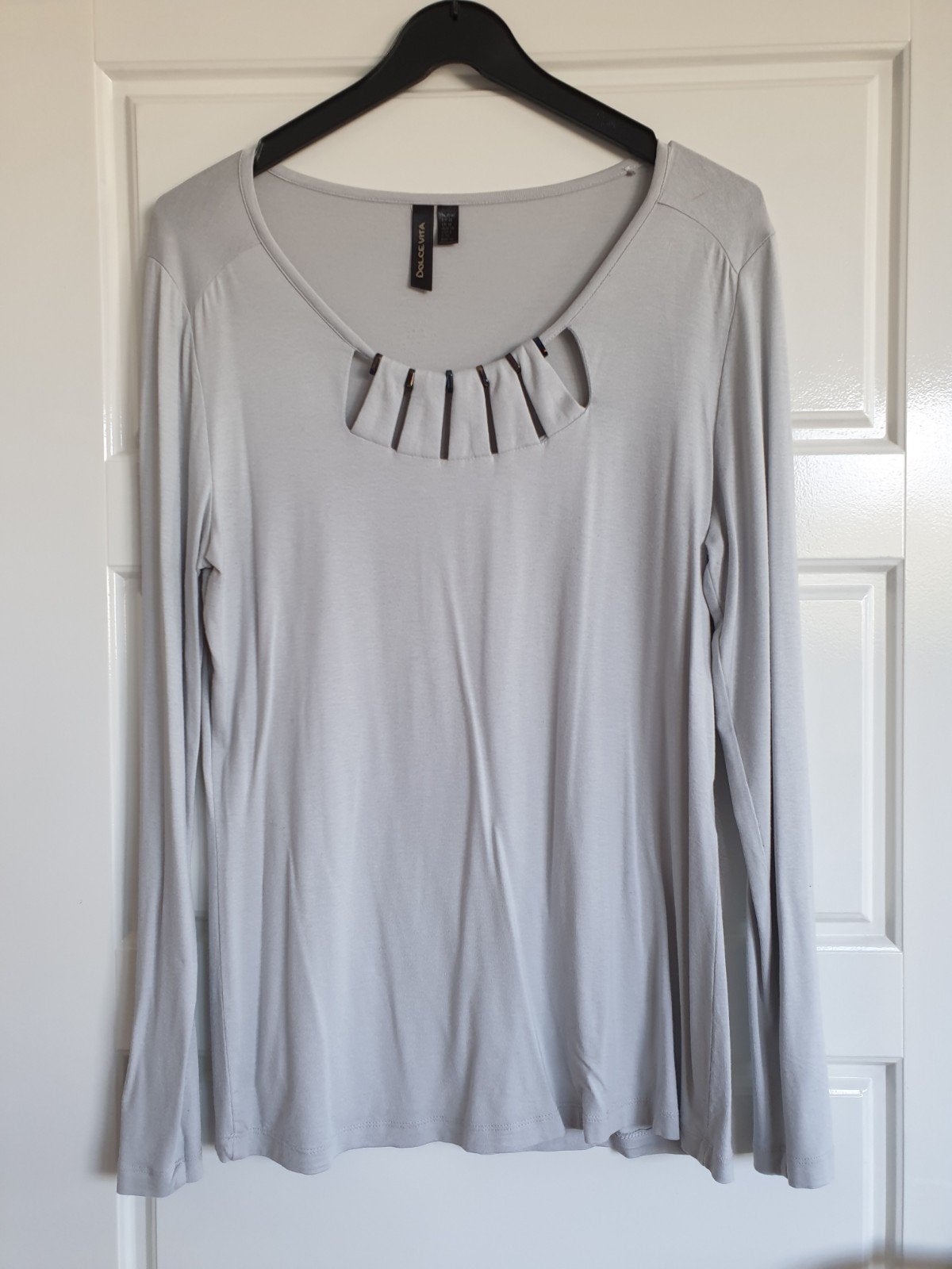 Te koop nieuw grijs dames shirt, merk Dolce vita, maat 40., Maat 38/40 (M), Nieuw, Ophalen of Verzenden, Lange mouw