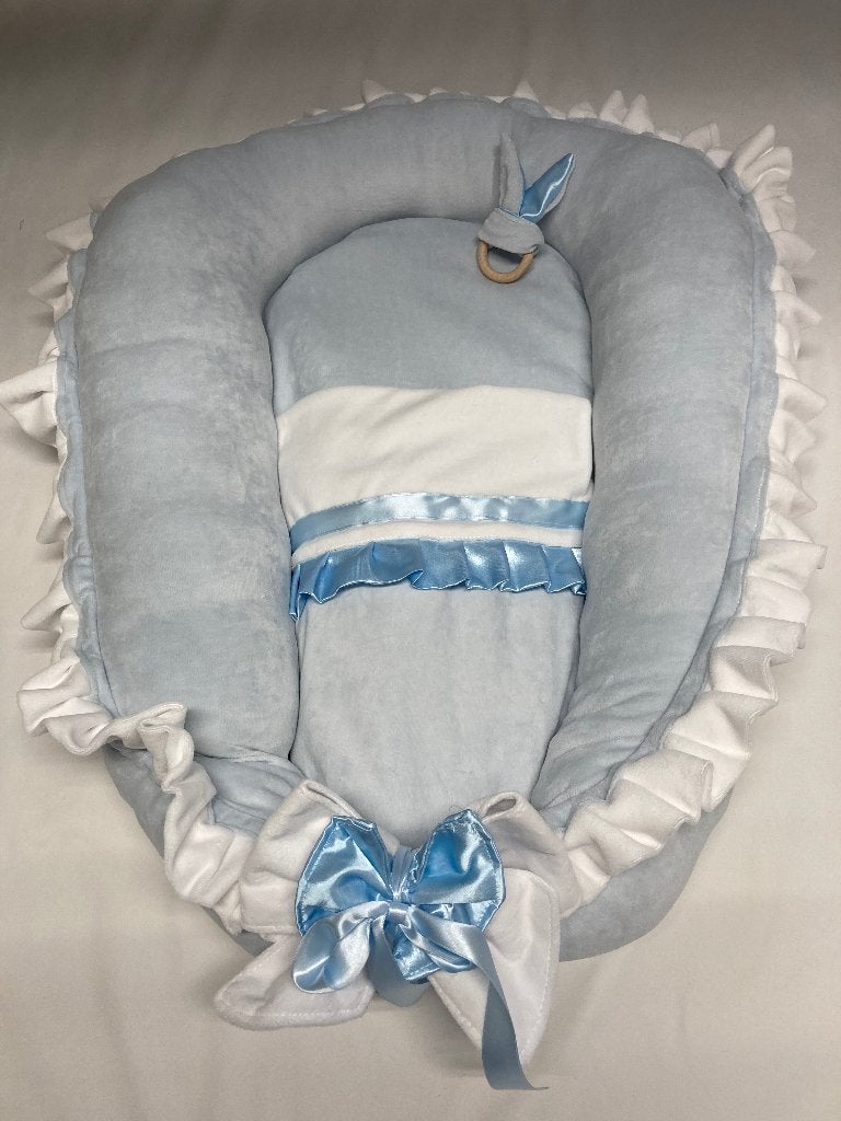 Foto 15 van babynestje en boxaankleding