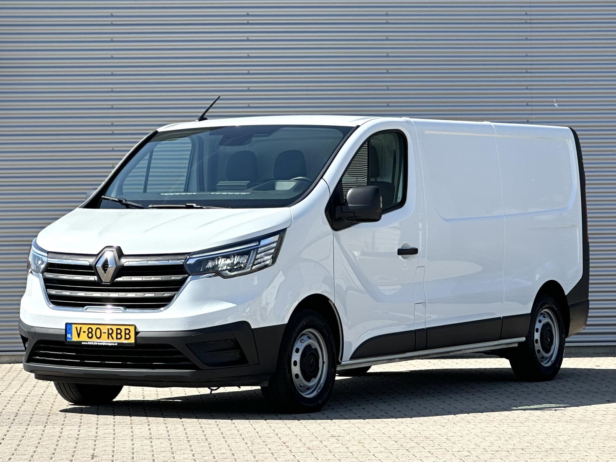 Renault Trafic 2.0 Blue dCi 150PK T30 L2H1 Automaat Cruise, Auto's, Bestelauto's, Stof, Gebruikt, Euro 6, 4 cilinders