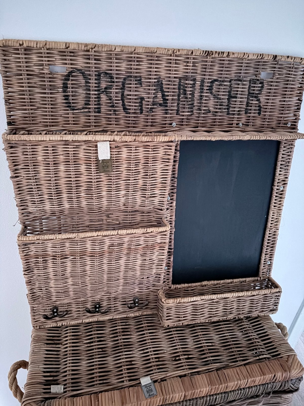 Rotan wandorganizer met kapstok en krijtbord Riviera Maison, Wandkapstok, Overige materialen, Gebruikt, 100 tot 150 cm