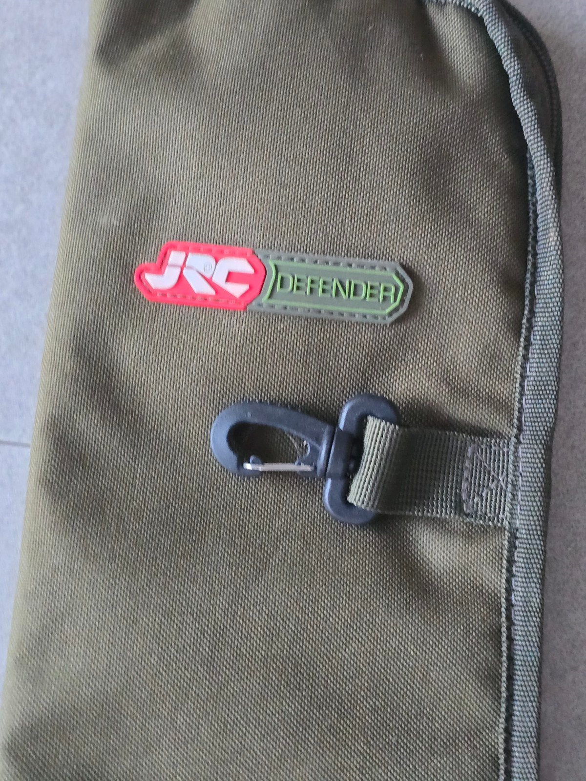 JRC Defender Hengelhoes - 10ft TEAB, Watersport en Boten, Ophalen of Verzenden, Gebruikt, Koffer of Tas