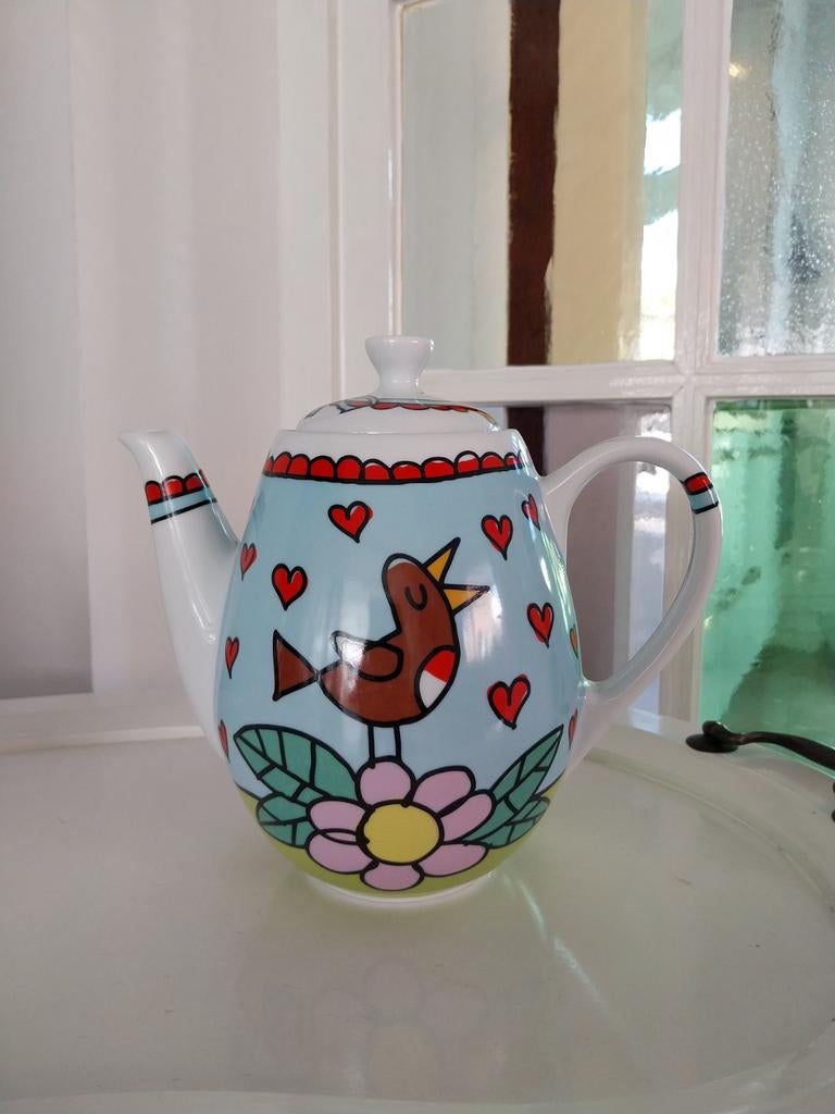 Babette Theepot met vogel en hartjes decoratie, Huis en Inrichting, Keuken | Servies, Ophalen of Verzenden, Overige stijlen, Overige typen