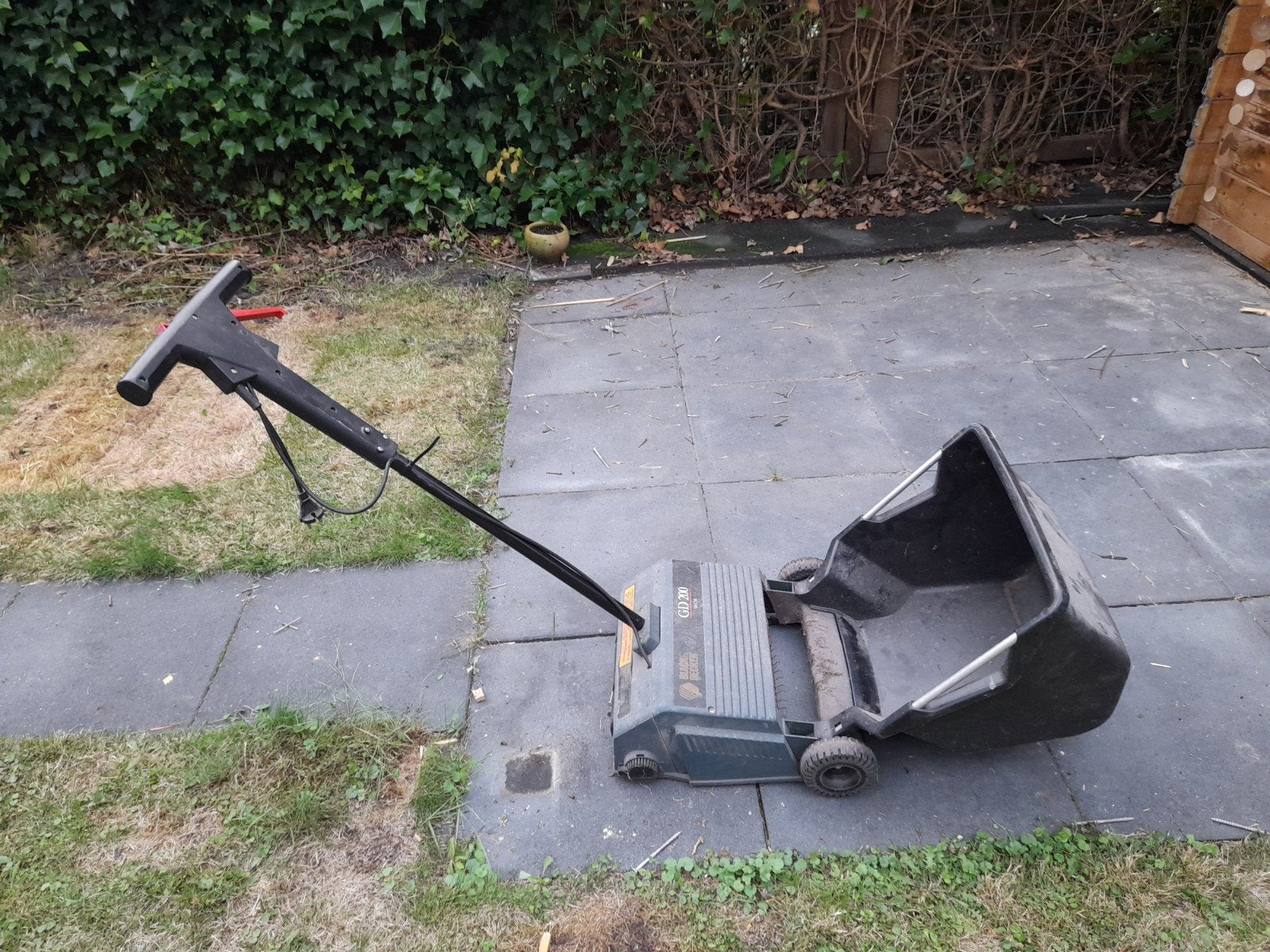 Black&Decker GD 200 Verticuteermachine 30 CM, Ophalen, Gebruikt, Black&Decker, Met opvangbak