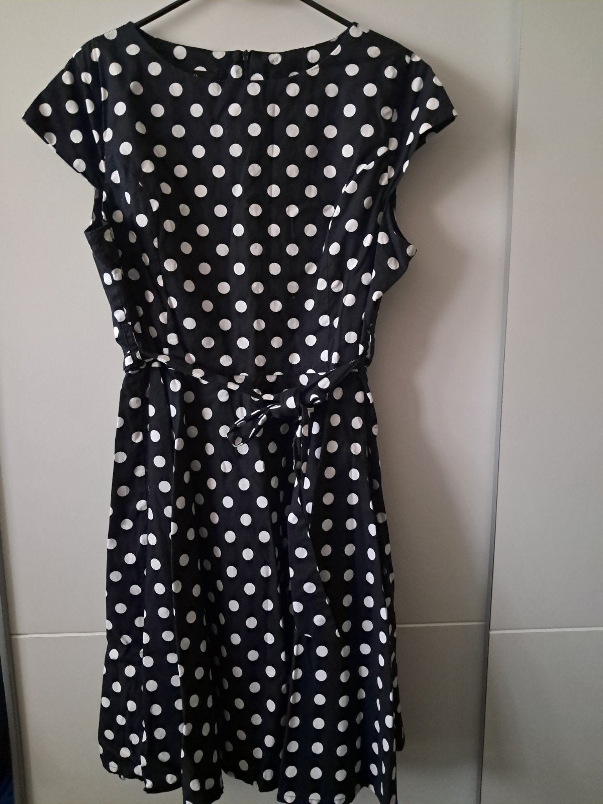 Nieuwe Zwart-Witte Polkadot Jurk Maat M, Kleding | Dames, Maat 38/40 (M), Zwart, Fifties Chic, Nieuw