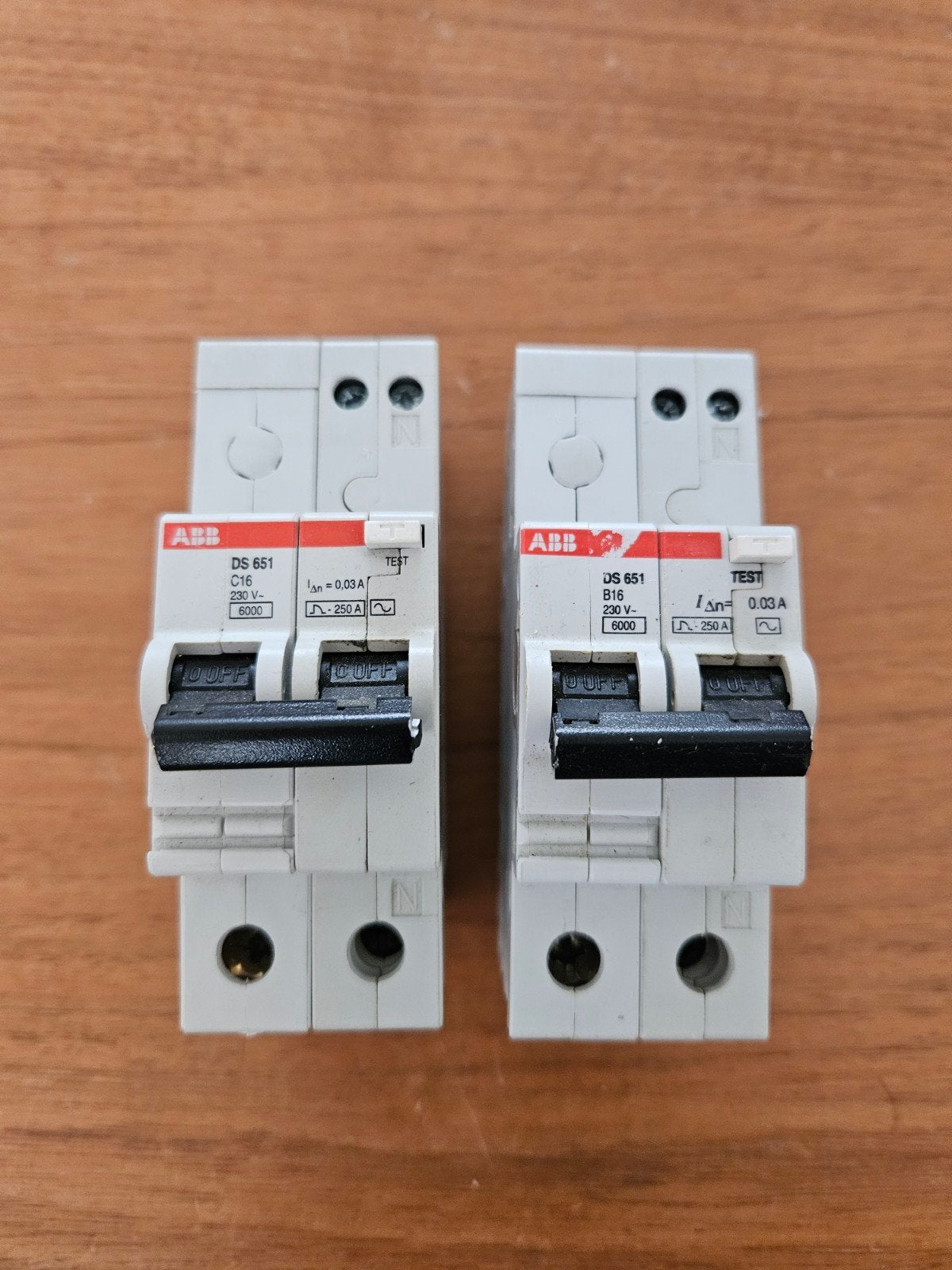 2x ABB aardlekautomaat DS 651 B16 en C16, Ophalen of Verzenden, Gebruikt, ABB, Aardlekautomaat