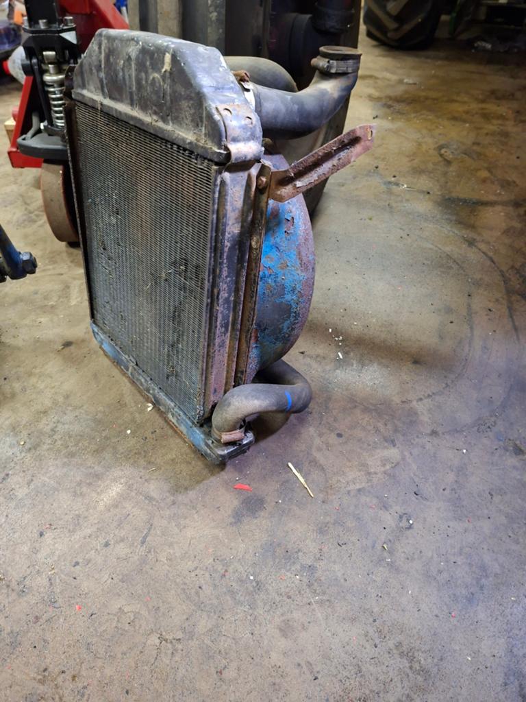Radiateur ford , fordson  dexta, Ophalen of Verzenden, 250 ampère of meer, Overige typen