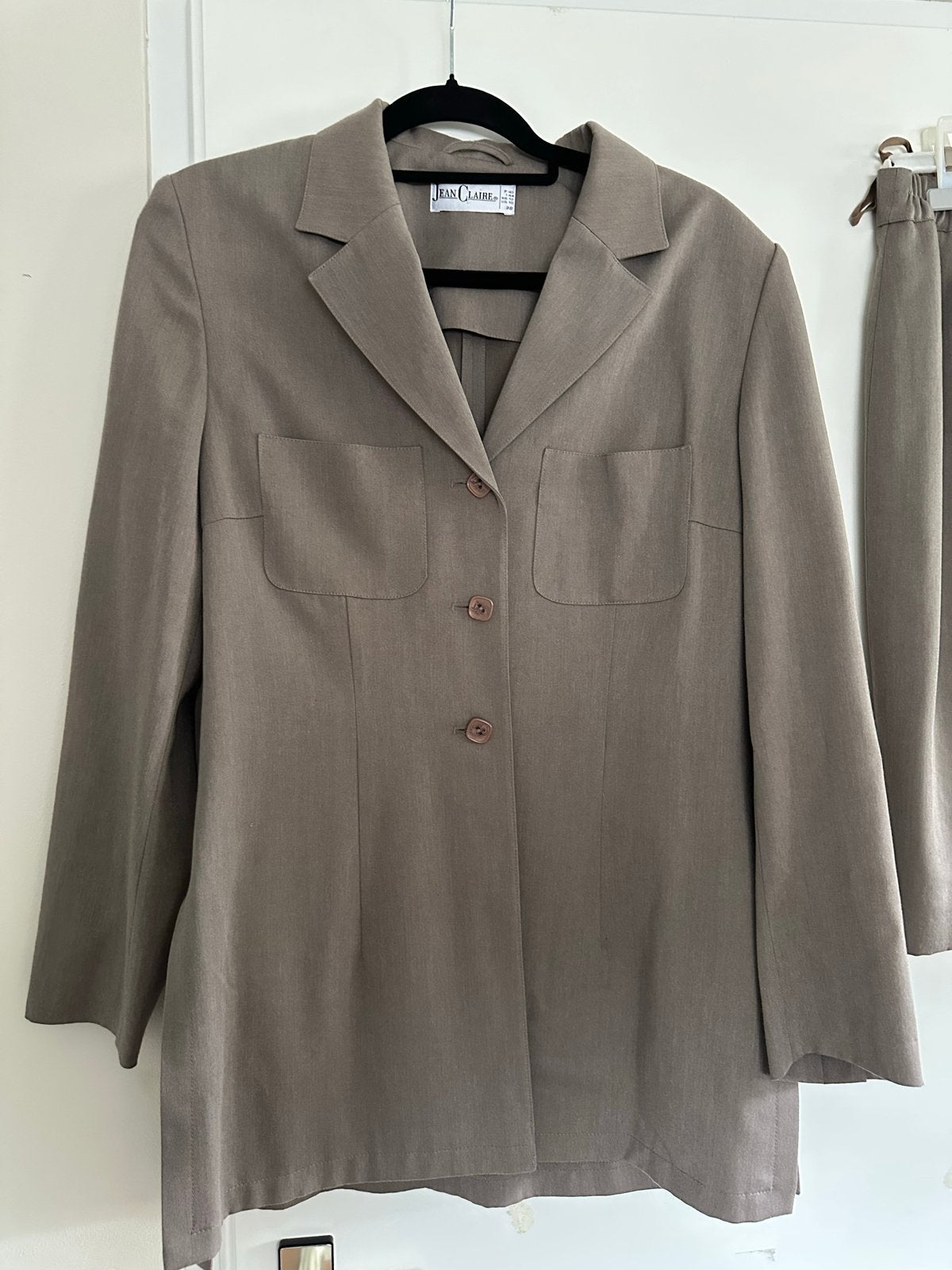 Jean Claire Kostuum/Pak - Jasje en Rok - Maat 38, Maat 38/40 (M), Kostuum of Pak, Bruin, Ophalen of Verzenden