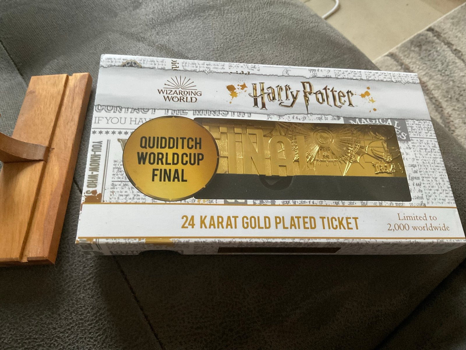 Harry Potter Zeldzaam 24K Verguld Zwerkbal WK Ticket, Verzamelen, Ophalen, Zo goed als nieuw, Replica