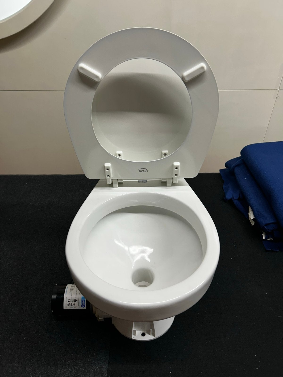Jabsco Quiet Flush E2 Compact Elektrisch Toilet 12V, Watersport en Boten, Ophalen of Verzenden, Nieuw, Kombuis en Sanitair