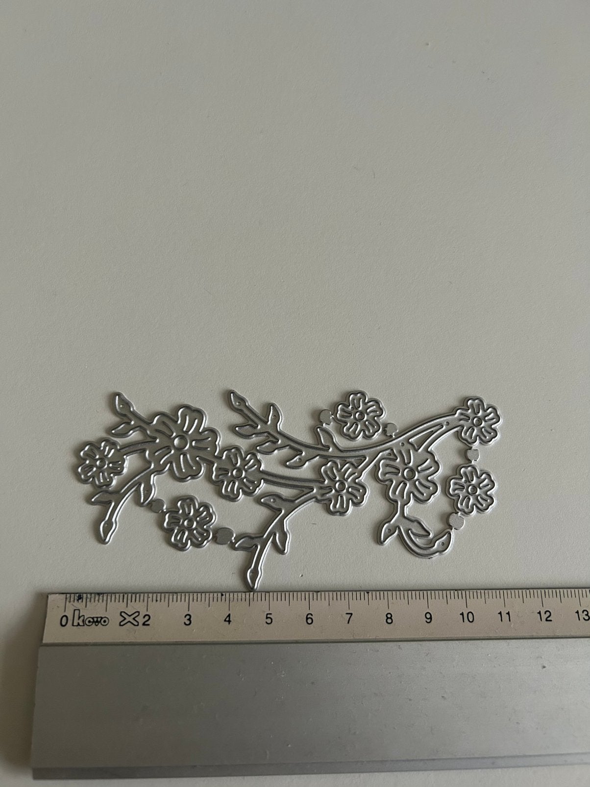 Snijmal takje met bloemen, Ophalen of Verzenden, Nieuw, Overige thema's, Pons of Mal