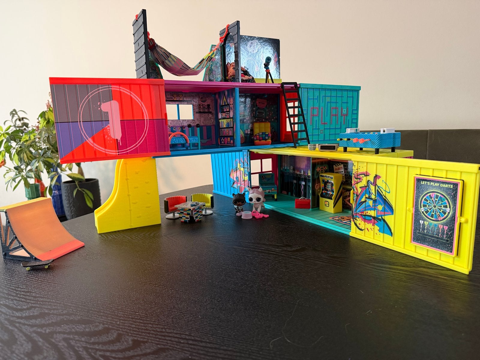 L.O.L. Surprise! OMG Huis met 85+ Verrassingen, Ophalen of Verzenden, Zo goed als nieuw, Poppenhuis
