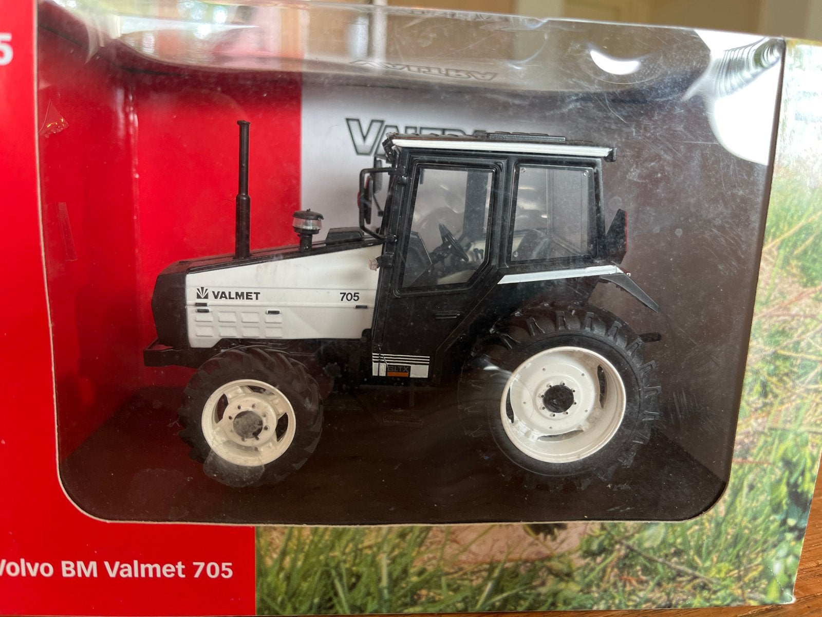 Valmet 705 Tractor Model - Nieuw in doos, Ophalen of Verzenden, Nieuw, Overige typen, Overige merken