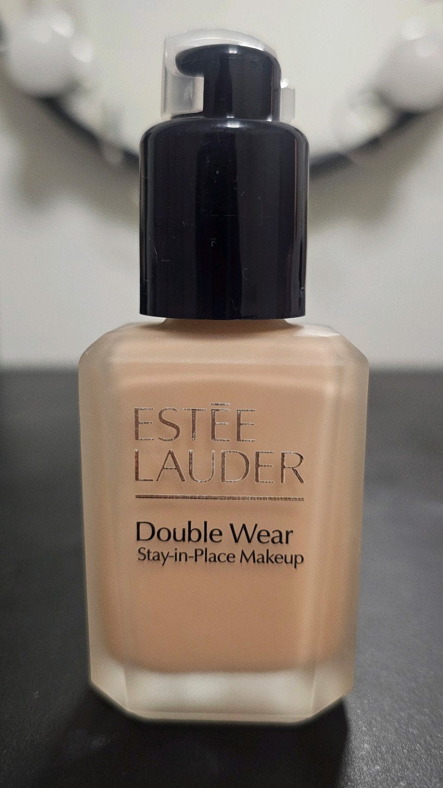 Estée Lauder Double Wear Stay-in-Place Makeup 1N2 Ecru, Ophalen, Gehele gezicht, Beige, Nieuw