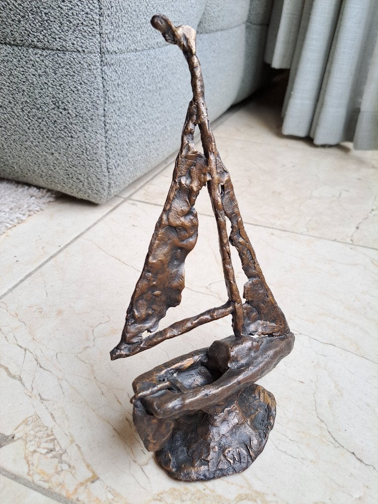 Abstract brons zeilbootje sculptuur, inscriptie W K, Ophalen, Brons