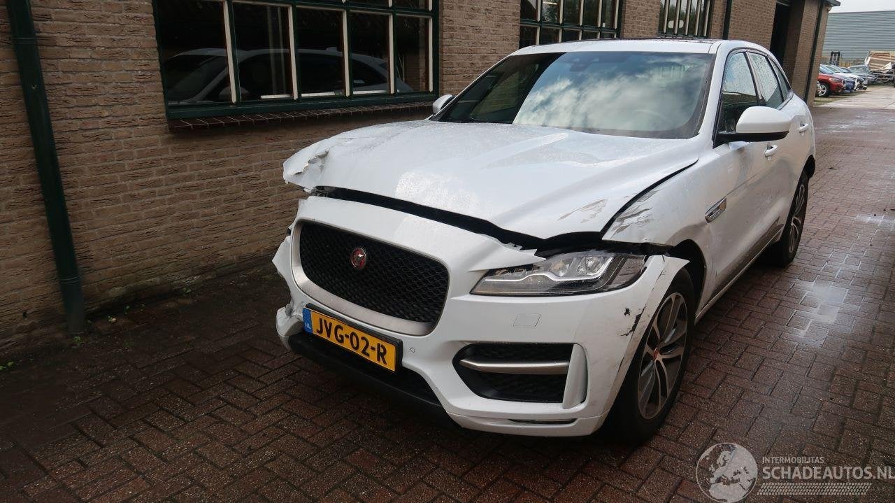 Jaguar F-Pace Jaguar F-PACE 2.0 Portfolio AWD 30t (bj 2018), Automaat, Wit, SUV of Terreinwagen, Jaguar