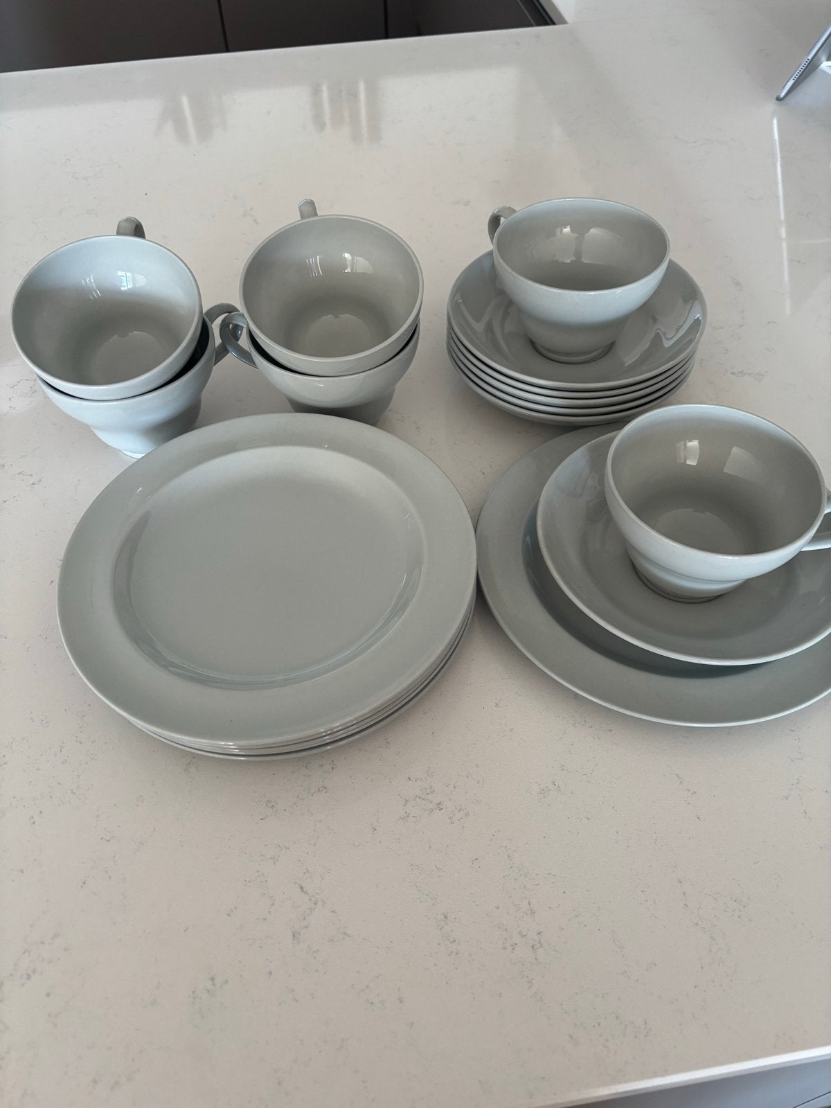 Wedgwood ontbijt servies - 6 bordjes, 6 kop en schotels, Ophalen, Keramiek, Zo goed als nieuw, Bord(en)