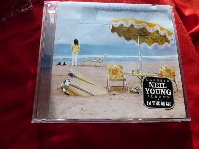 Neil Young - CD On The Beach (HDCD) 2003, Cd's en Dvd's, Cd's | Rock, Ophalen of Verzenden, Gebruikt, Folk Rock