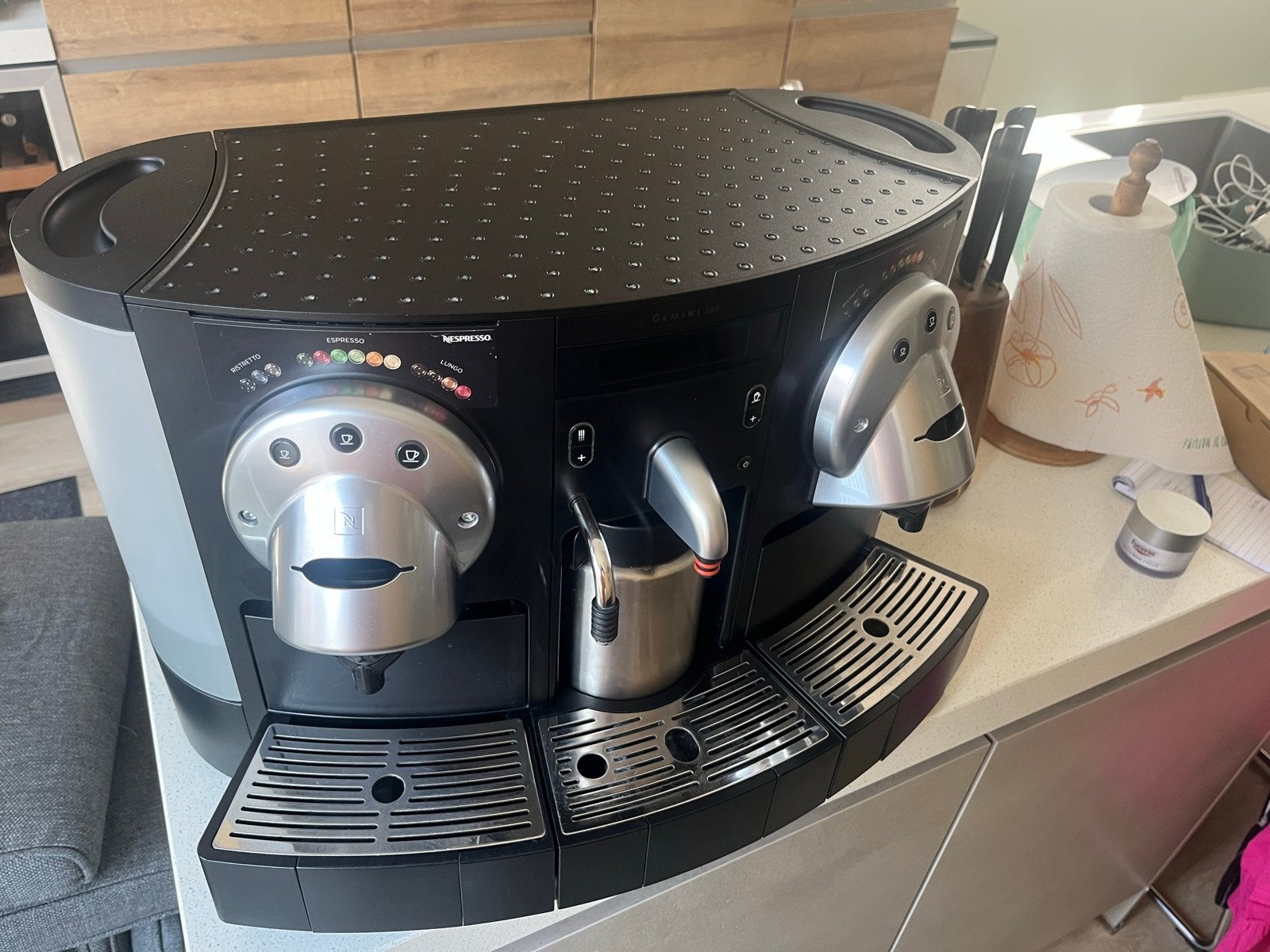 Nespresso Gemini koffiemachine - goed werkend, Ophalen, Koffiepads en cups, Gebruikt, 10 kopjes of meer