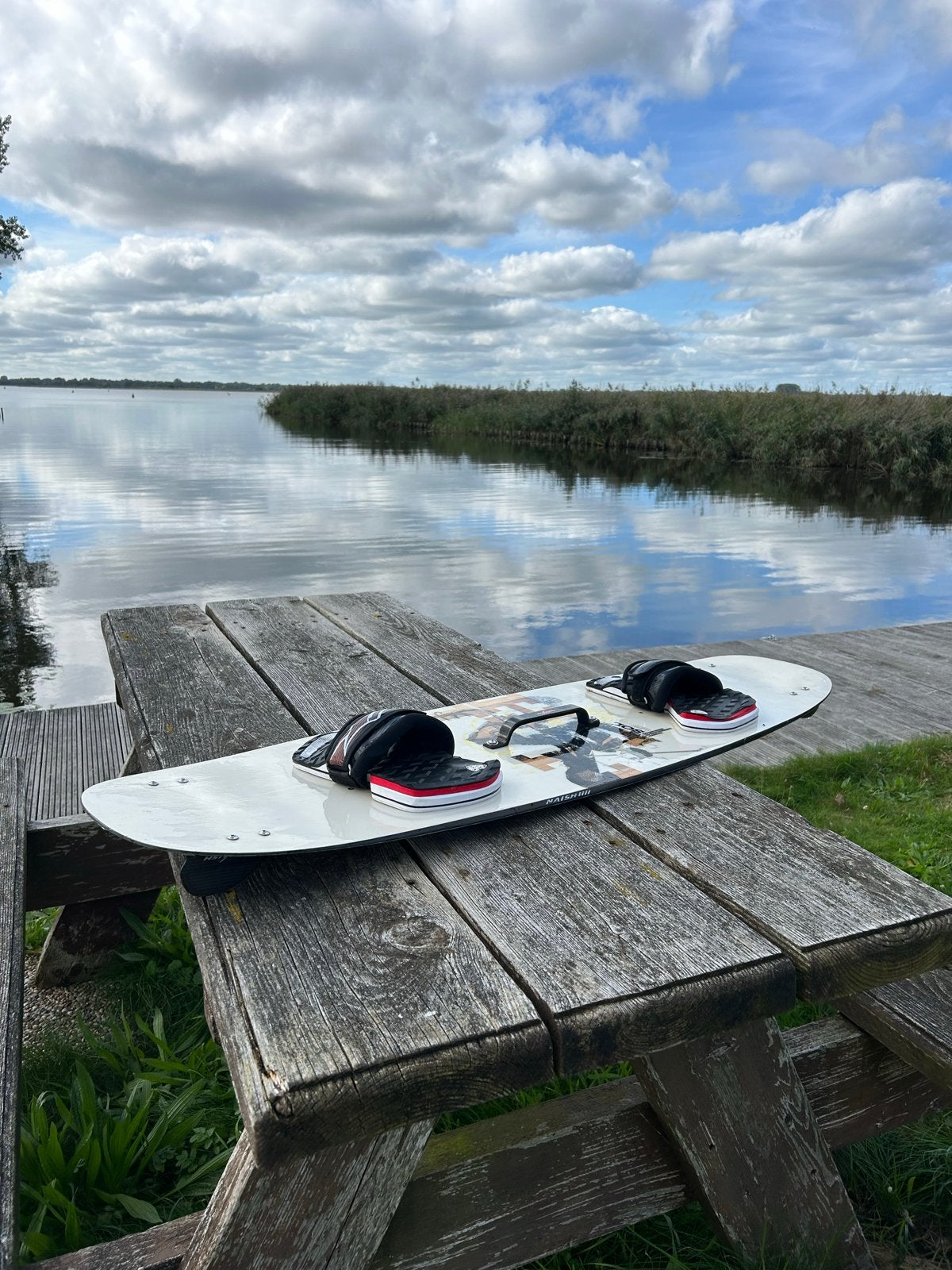 Naish Sol 137 Twintip Kiteboard, Watersport en Boten, Ophalen of Verzenden, Gebruikt, Board