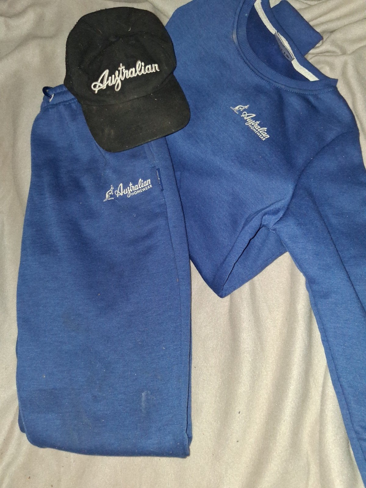 Australian Homewear Trainingspak met pet - Maat M, Ophalen of Verzenden, Gedragen, Blauw