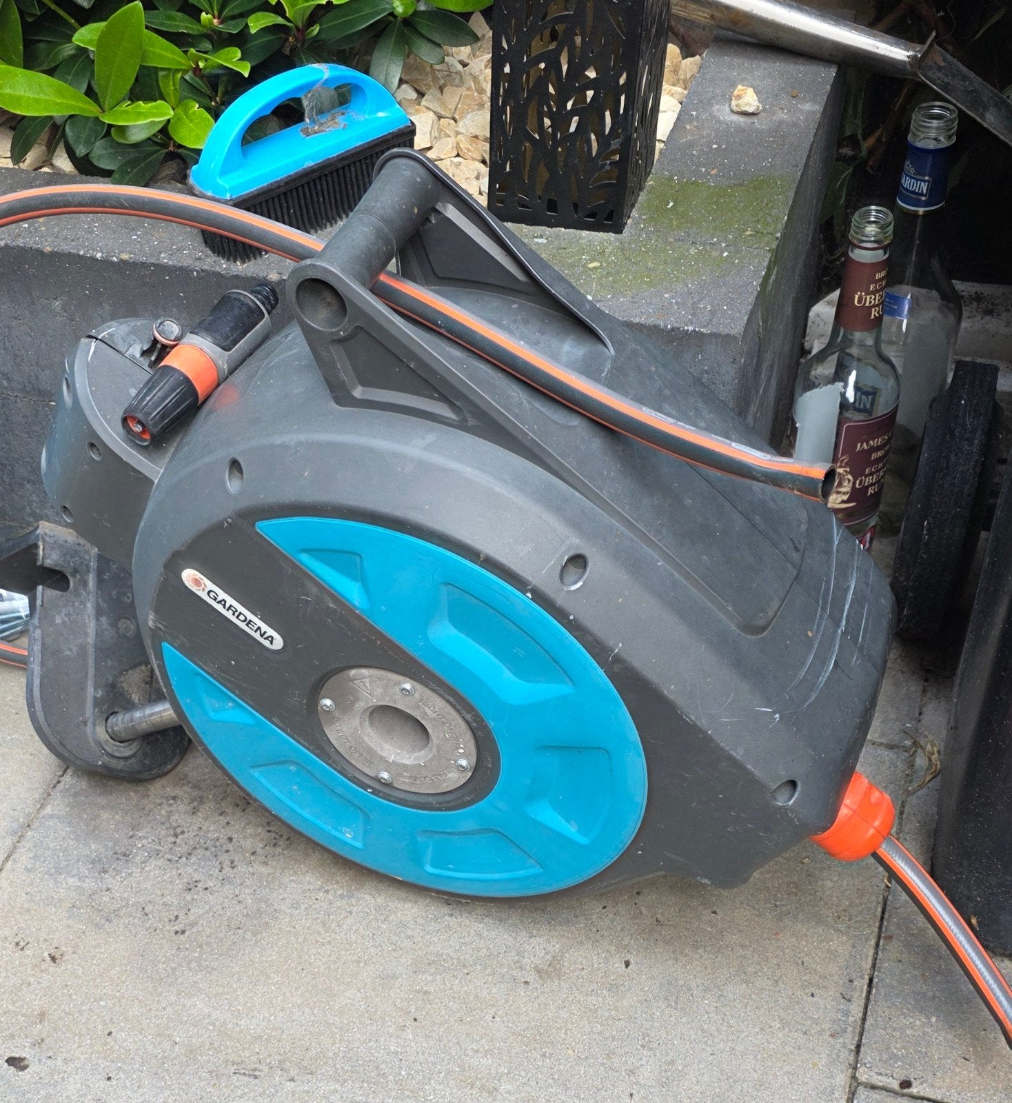 Gardena wandslangbox 15m - compleet met spuitstuk, Ophalen, Gebruikt, Tuinslanghaspel