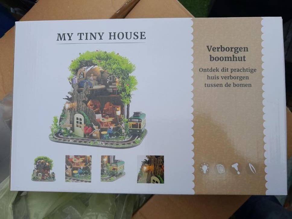 MY TINY HOUSE Verborgen boomhut nieuw in doos, Hobby en Vrije tijd, Ophalen of Verzenden, Zo goed als nieuw, Overige typen